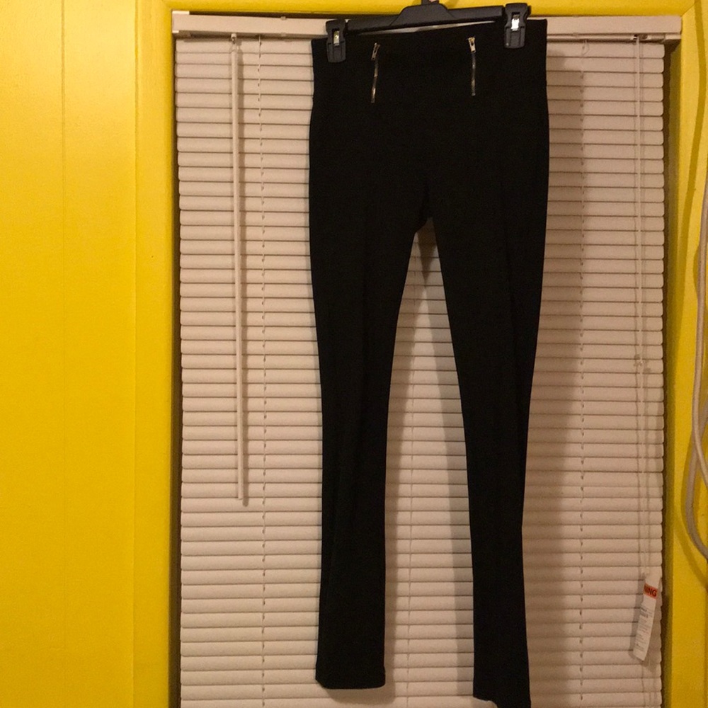 Black leggings/pants